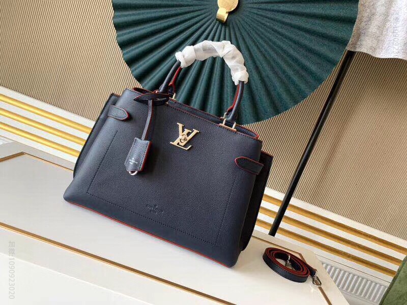 LV LOCKME DAY 手袋 M53645