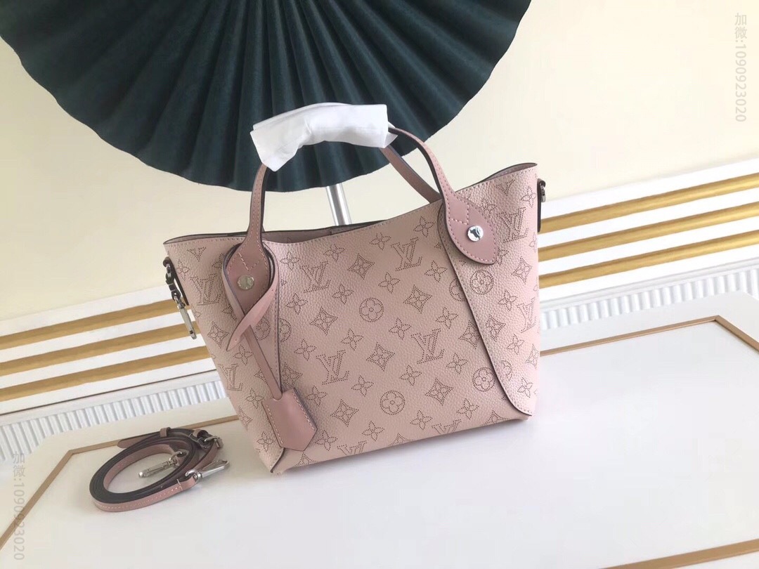 LV 镂花穿孔小牛皮Hina小号手袋 M54353