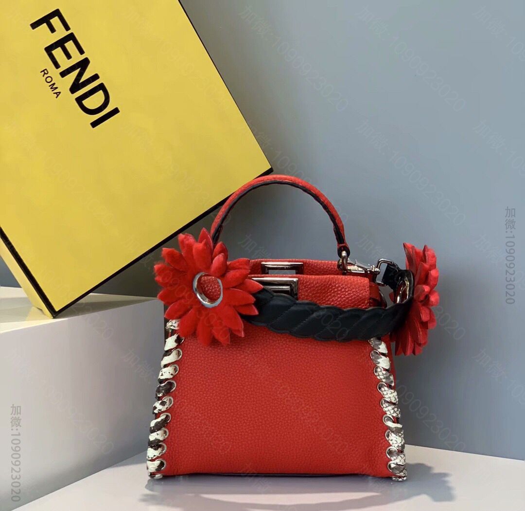 FENDI芬迪全手工蛇皮缝制PEEKABOO手袋2105S