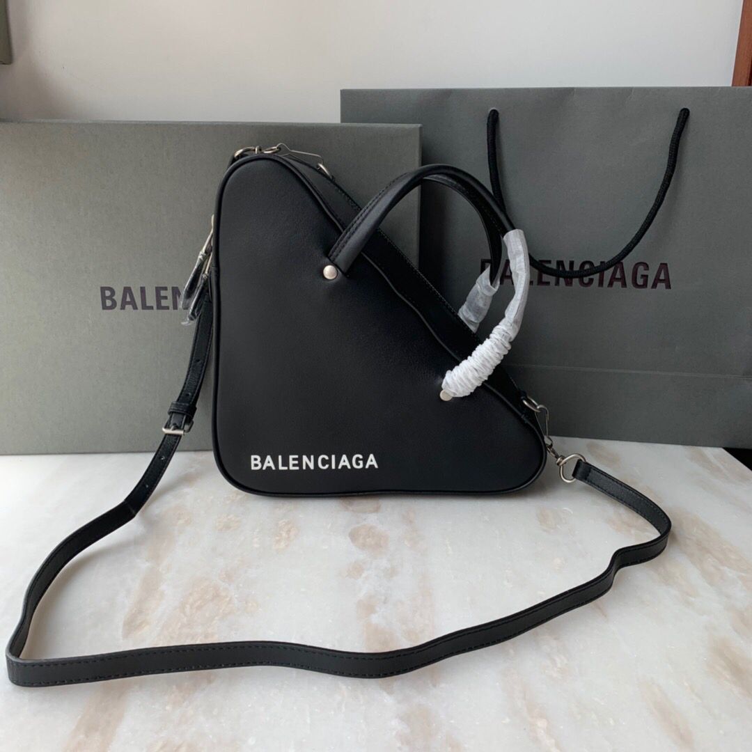 Balenciaga巴黎世家手提包单肩斜挎包三角包476975
