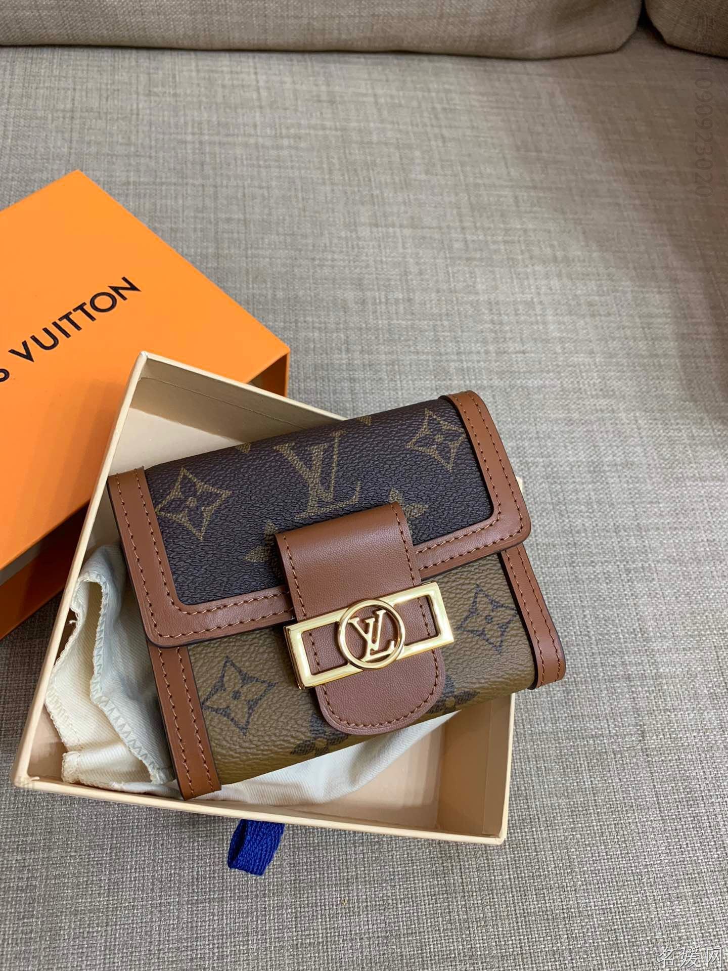 LV Dauphine 达芙妮短款钱夹 M68725