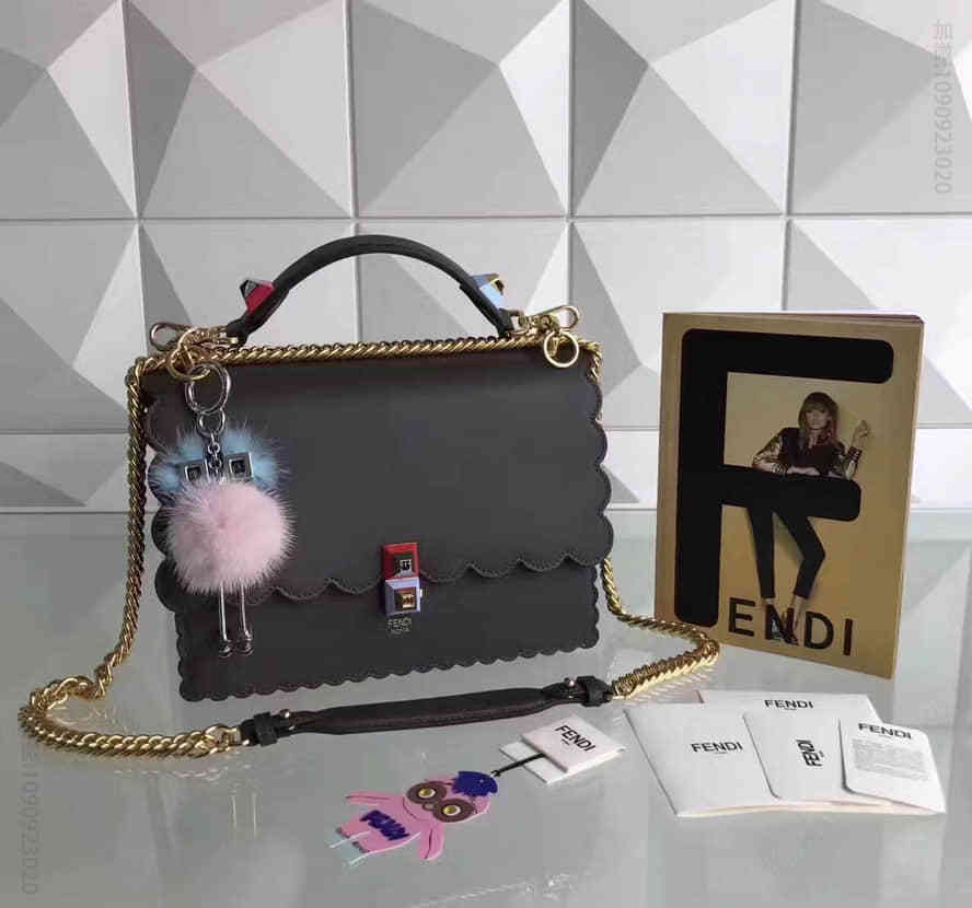 芬迪FENDI 小牛皮 波形边缘KAN I中号手袋 8BT283