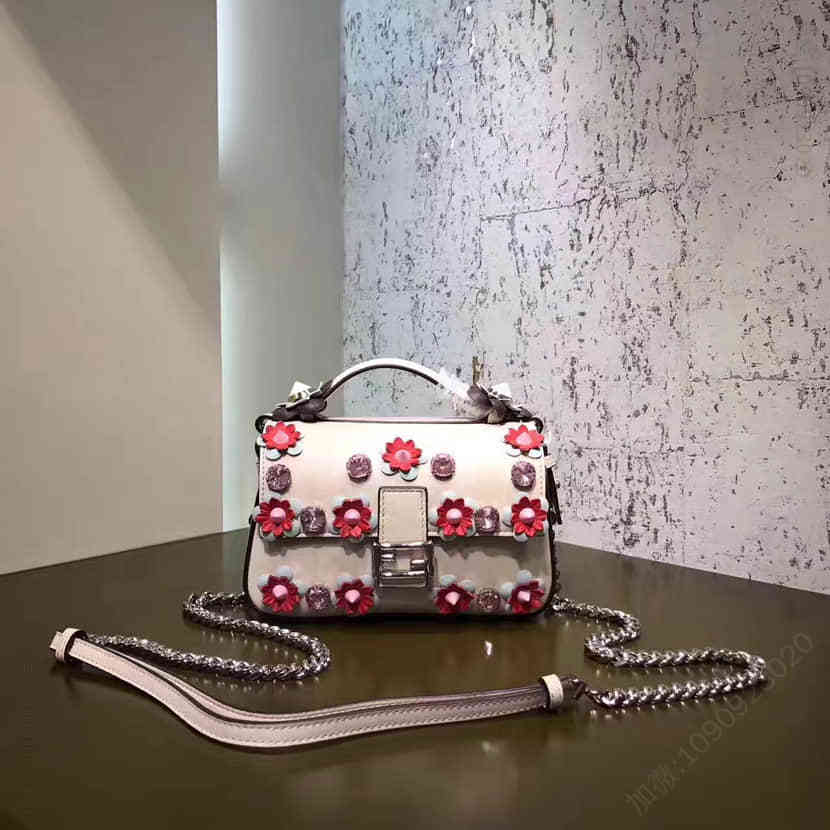 FENDI DOUBLE MICRO BAGUETTE饰以水晶和花朵链条斜挎包 8763