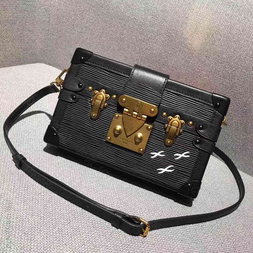 LV PETITE MALLE 手袋 黑色Epi皮革盒子斜挎包M54650