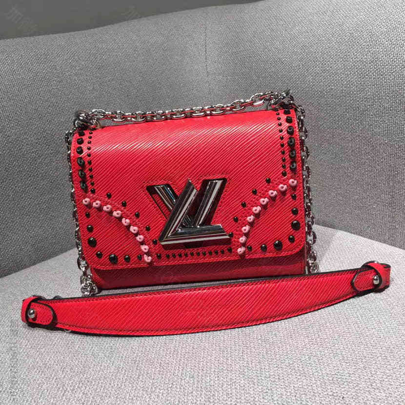 LV TWIST 饰钉小号手袋系列单肩包 M54213