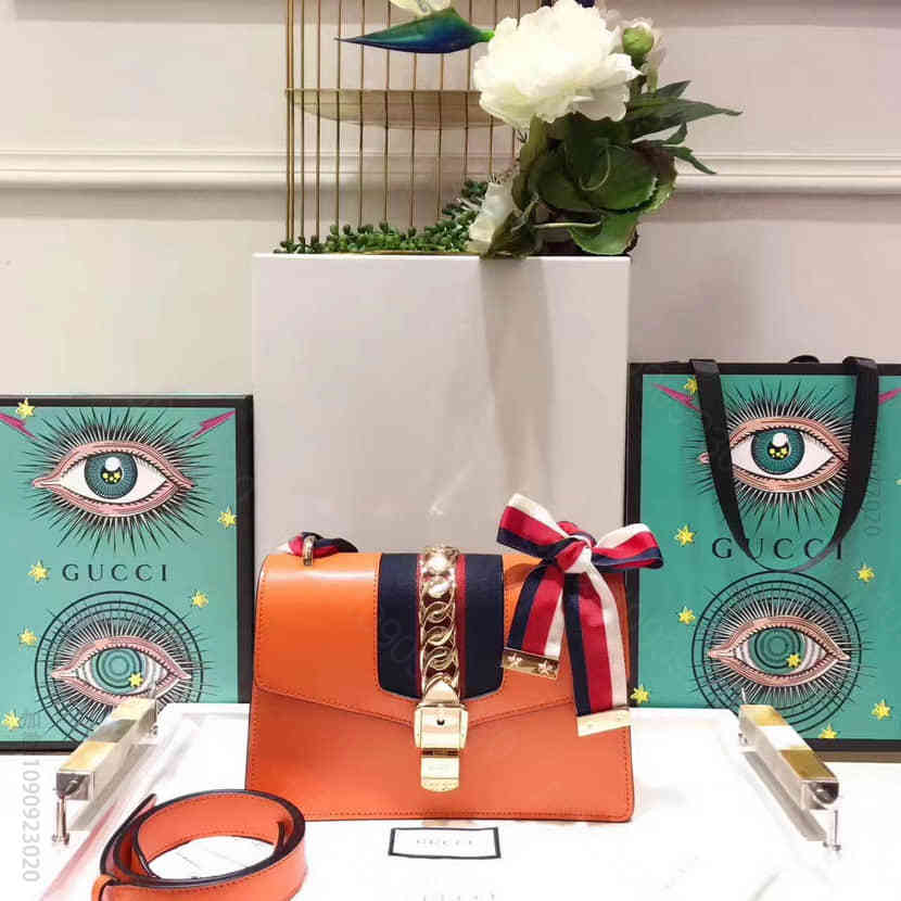 Gucci古驰Sylvie真皮肩背包 421882 CVLEG 7574