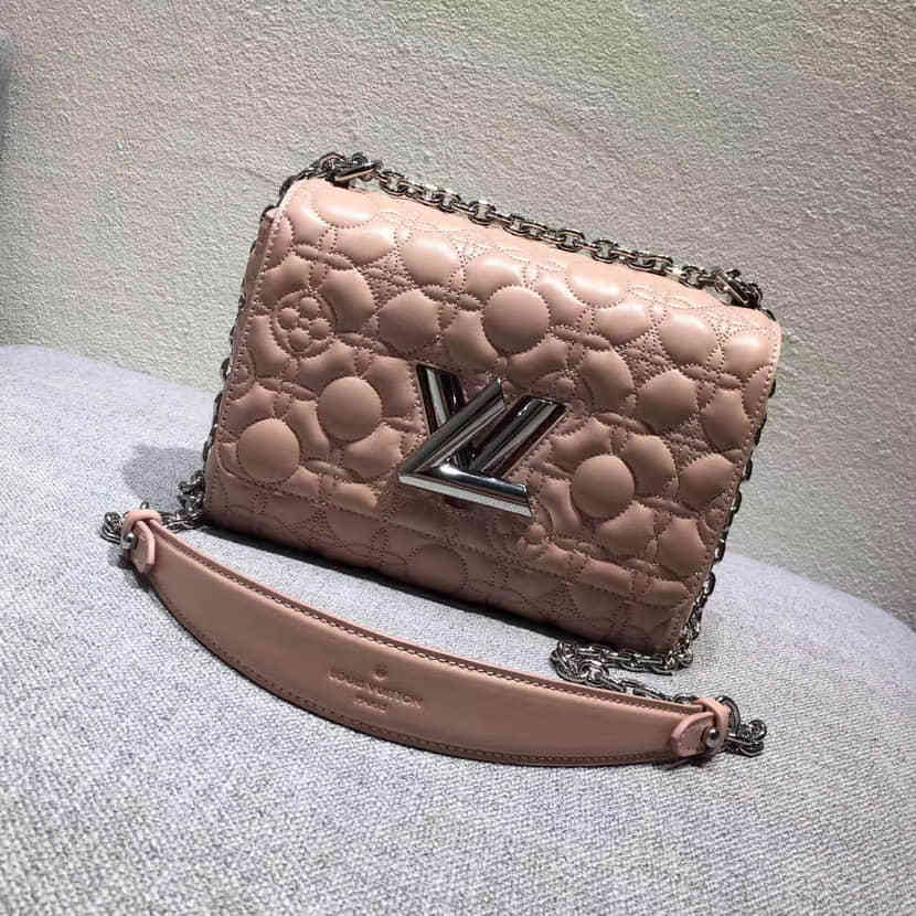 LV 裸粉Monogram花卉刺绣 TWIST 中号手袋 M54593