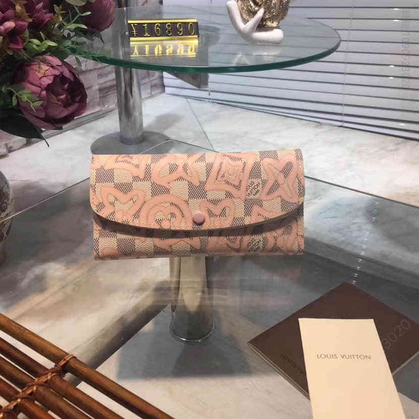 LV 最新限量款大溪地 白格彩绘豆豆长款钱包 N60096