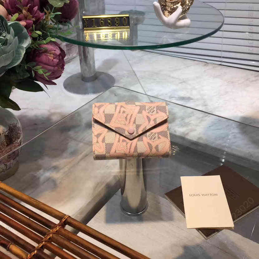 LV 最新限量款大溪地 白格花蕊彩绘豆豆短款钱包 N60095