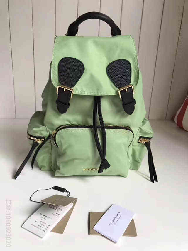Burberry The Rucksack - 中号功能性尼龙拼皮革军旅背包40513551苹果绿