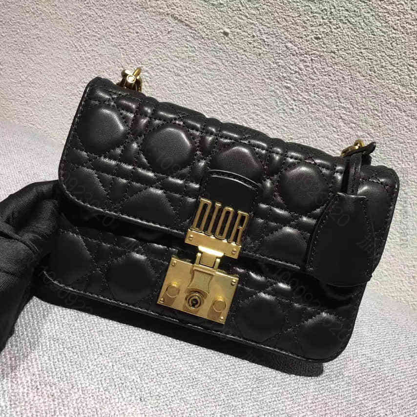 迪奥“DIORADDICT”黑色藤格纹小羊皮翻盖式小手提包