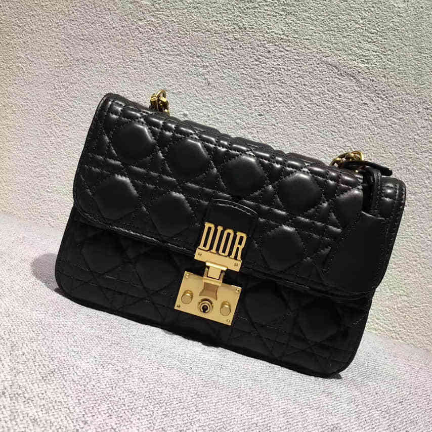 迪奥“DIORADDICT”黑色藤格纹小羊皮翻盖式手提包