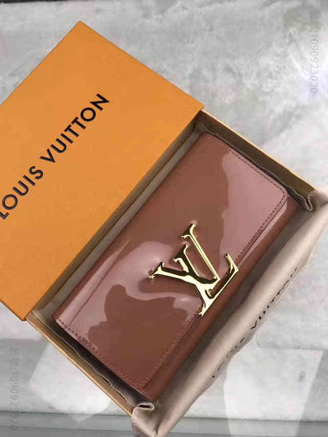 LV 裸粉漆皮镜面小牛皮 长款女士钱夹 M61317