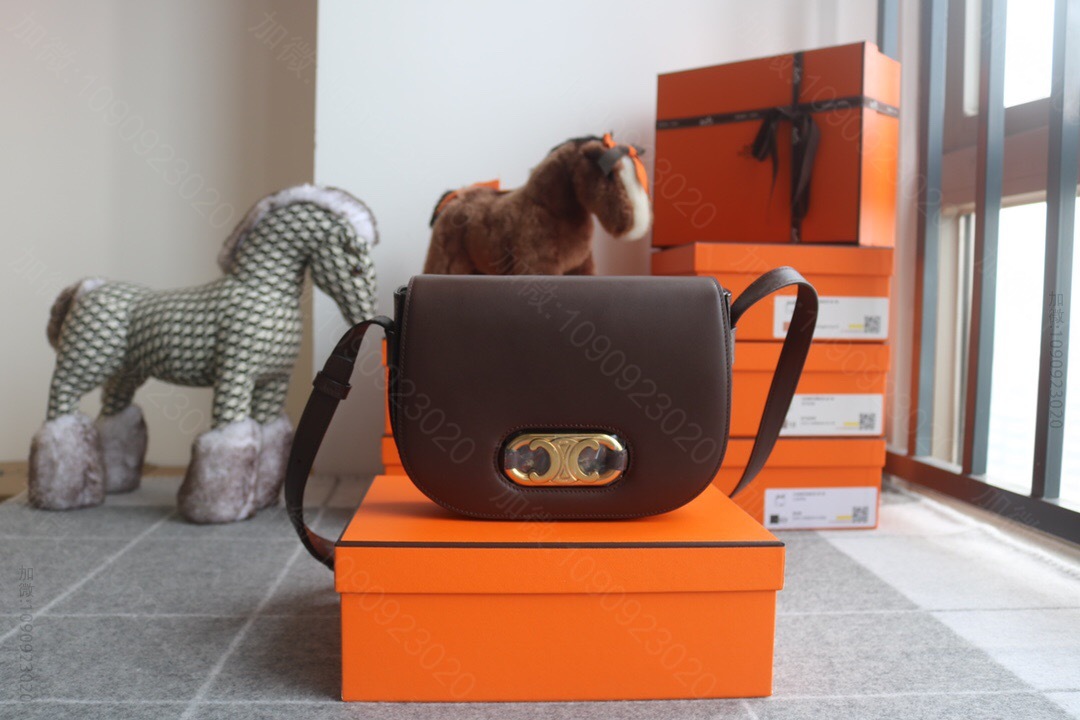 Celine/赛琳 MAILLON TRIOMPHE 中号猪鼻子小猪包 19...