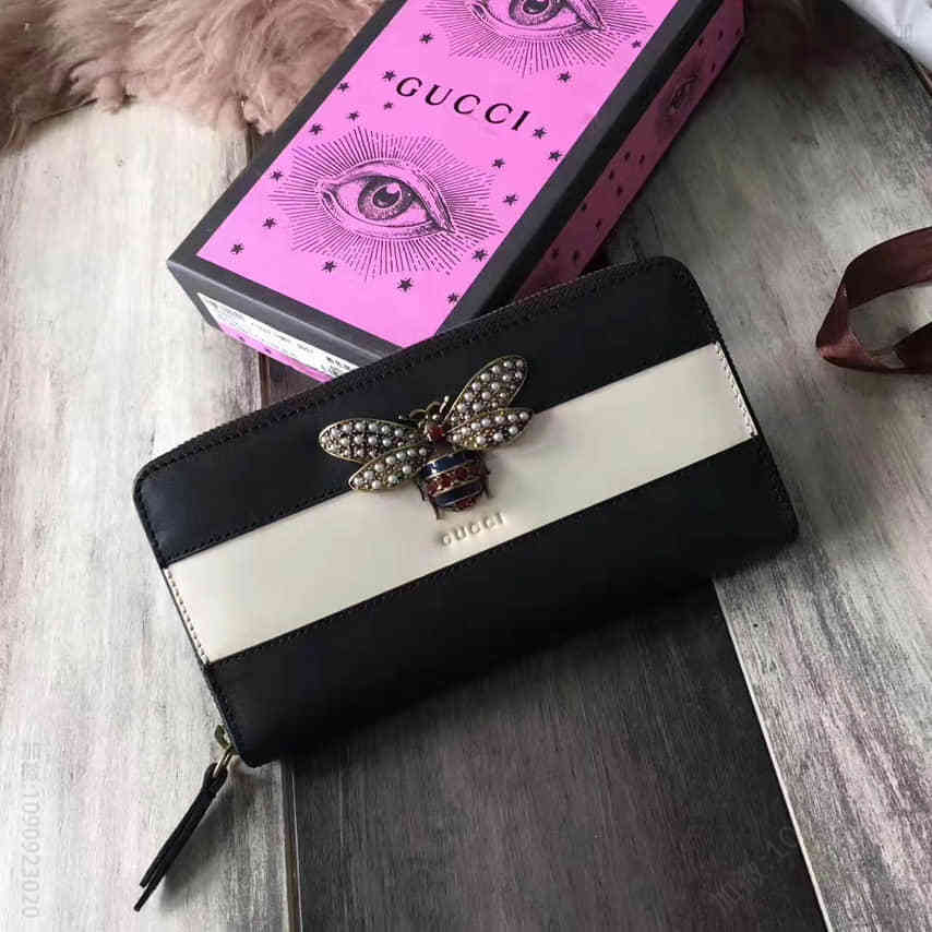 Gucci古驰/黑白条纹蜜蜂装饰女士长款钱包 476069