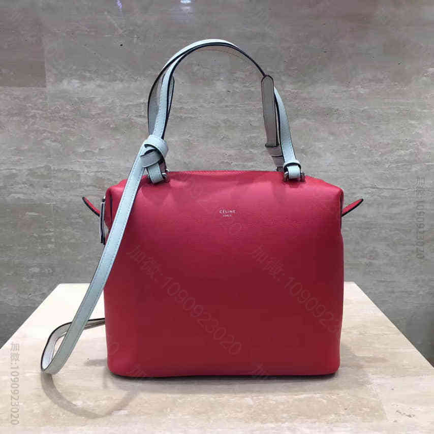 赛琳 (Celine) SOFT CUBE小号亮红色光滑小牛袋 181613