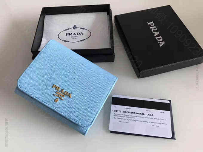 PRADA/普拉达 海水蓝十字纹女士三折短夹 1M0176
