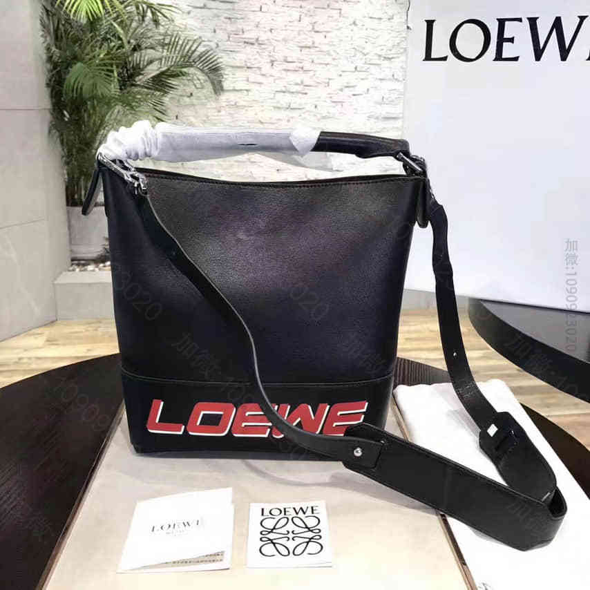 LOEWE/罗意威 Bucket bag系列 黑色小牛皮水桶包0236