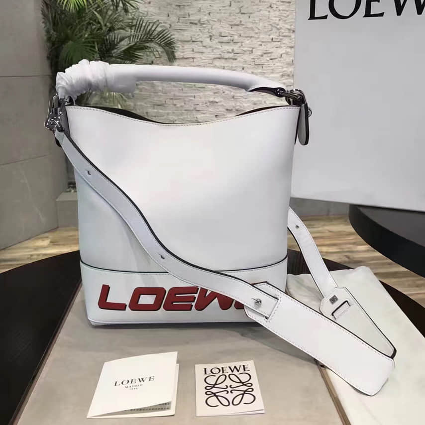 罗意威女士斜跨包 LOEWE/罗意威 Bucket bag系列 白色小牛皮水桶包0236 