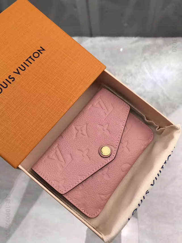 LV Monogram Empreinte芭蕾粉荔枝纹压花皮革钥匙包 M61447