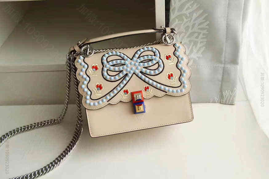 FENDI 时装秀款粉色小牛皮迷你KAN I手袋 8M0381_OYA_F0...