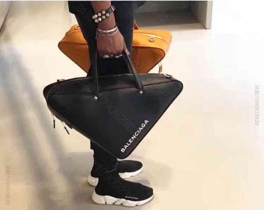 巴黎世家/Balenciaga 2017最新款 黑色小牛皮小号 三角包