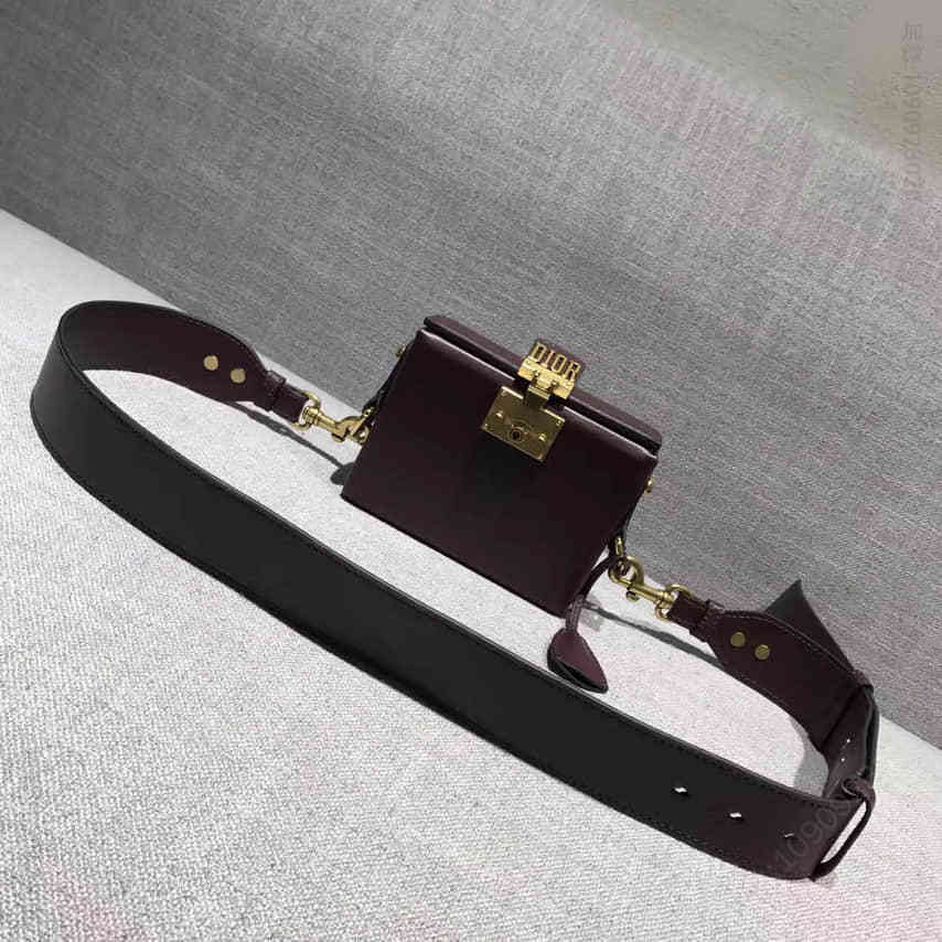 DIOR/迪奥“DIORADDICT”苋红色光滑小牛皮盒式小手提包 M5800