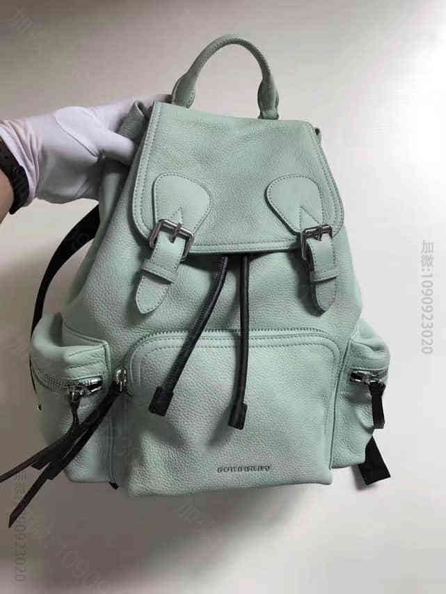 Burberry The Rucksack - 中号树脂链条鹿皮军旅背包 4...