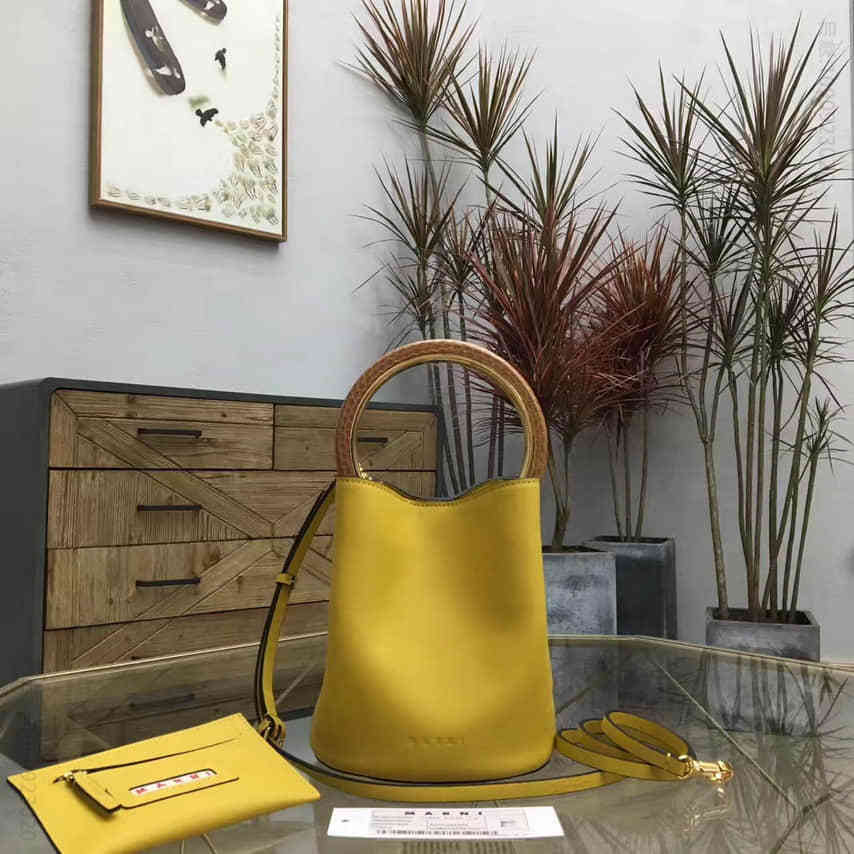 Marni/玛尼 2017春夏款系列 PANNIER 牛皮桶包 黄色