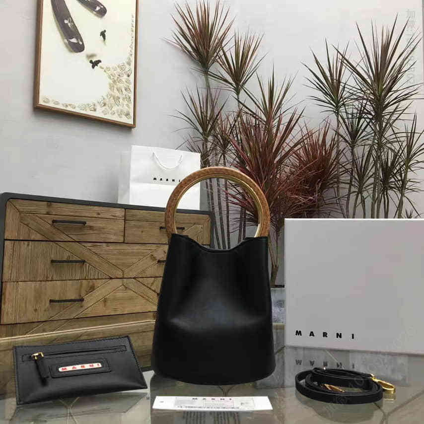 Marni/玛尼 2017春夏款系列 PANNIER 牛皮桶包 黑色