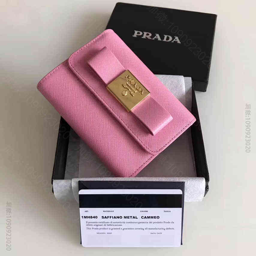 普拉达/PRADA 樱花粉十字纹牛皮蝴蝶结女士短款皮夹 1MH840