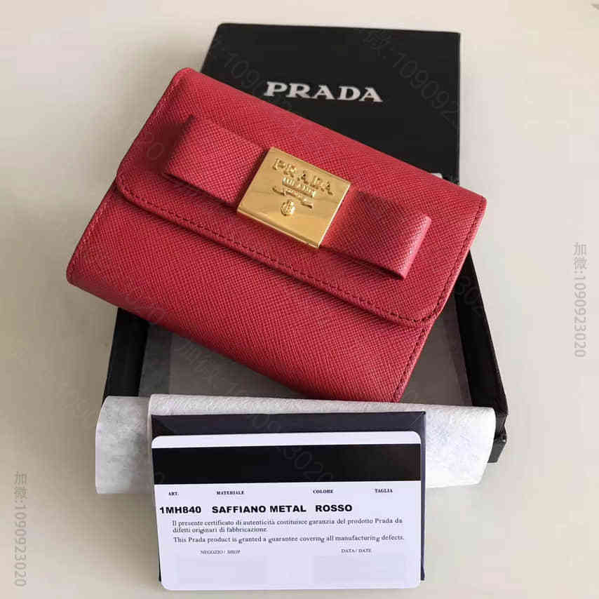 普拉达/PRADA 红色十字纹牛皮蝴蝶结女士短款皮夹 1MH840