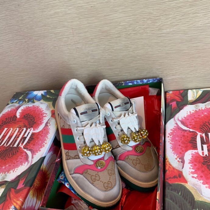 GUCCI古驰 19年爆款来袭GG系列做旧小脏鞋