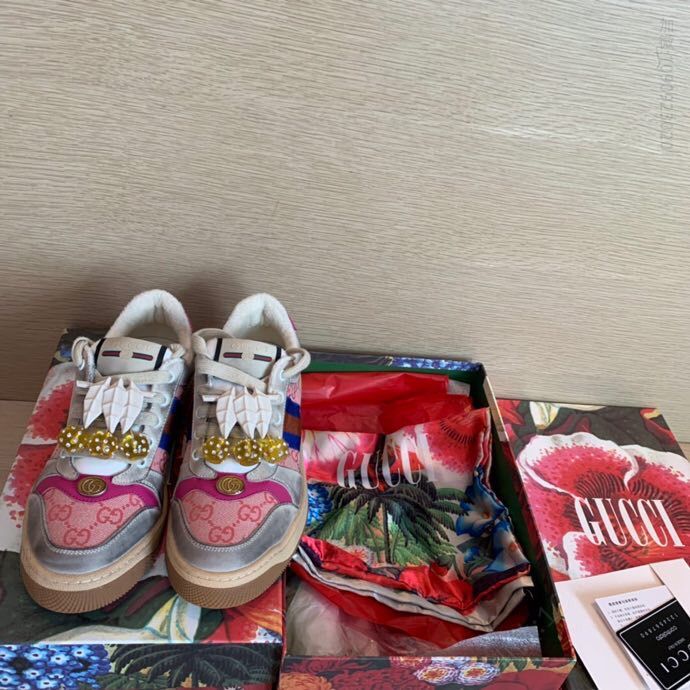 GUCCI古驰 19年爆款来袭GG系列做旧小脏鞋