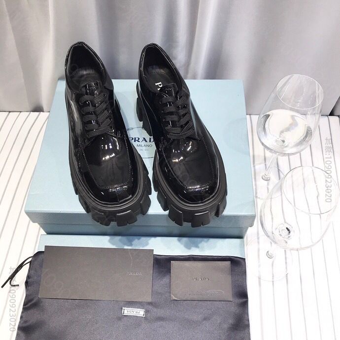 【Prada 】普拉达 秋冬新款黑色漆皮厚底休闲小皮鞋