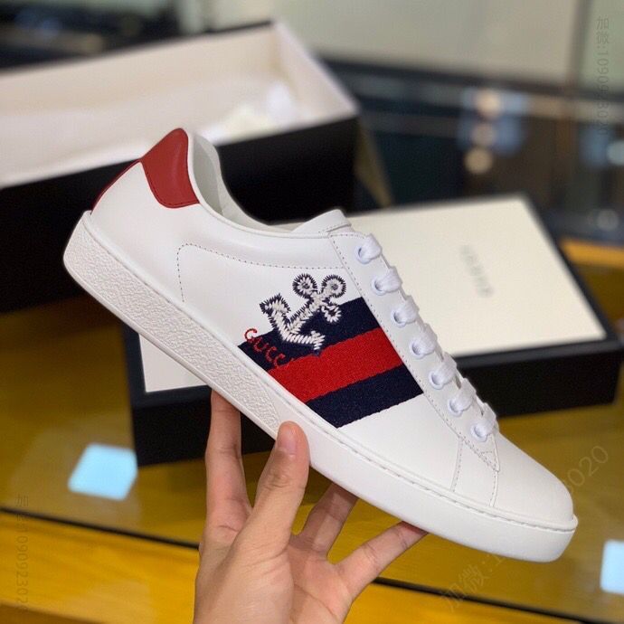 Gucci古驰 采用柔软舒适吸汗小牛皮情侣款小白鞋平板鞋运动鞋