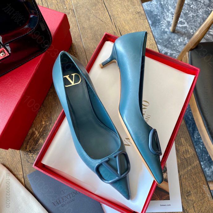 【VL】Valentino garavani vl0G0饰件小牛皮 低跟鞋
