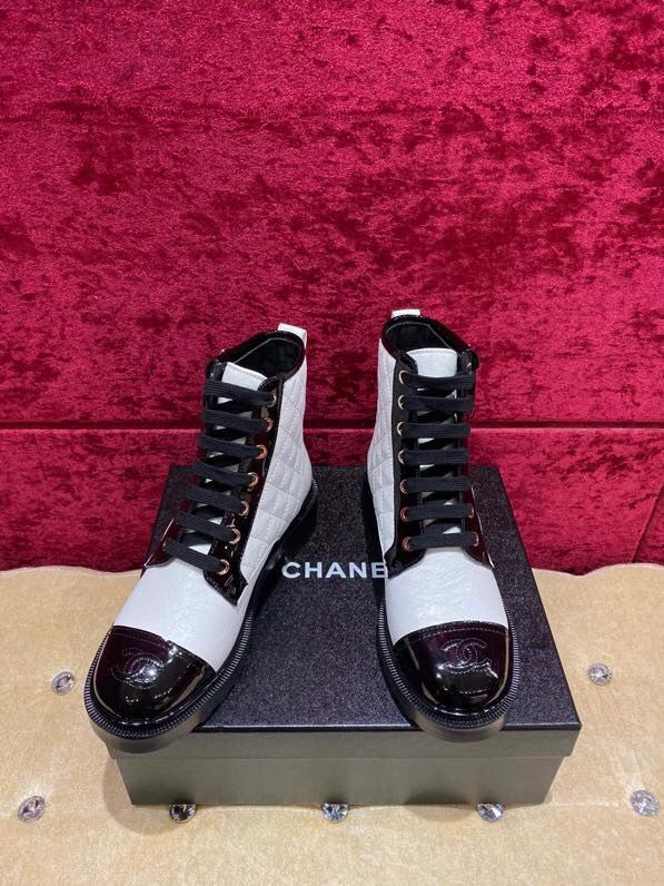 Chanel香奈儿 20早秋 小香风马丁靴