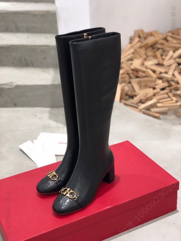 SF salvatore Ferragamo 秋冬新品上新！菲拉格慕Gancini马蹄扣粗跟长靴