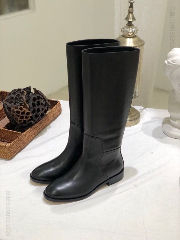 SF salvatore Ferragamo 秋冬新品上新！菲拉格慕Gancini马蹄扣粗跟长靴