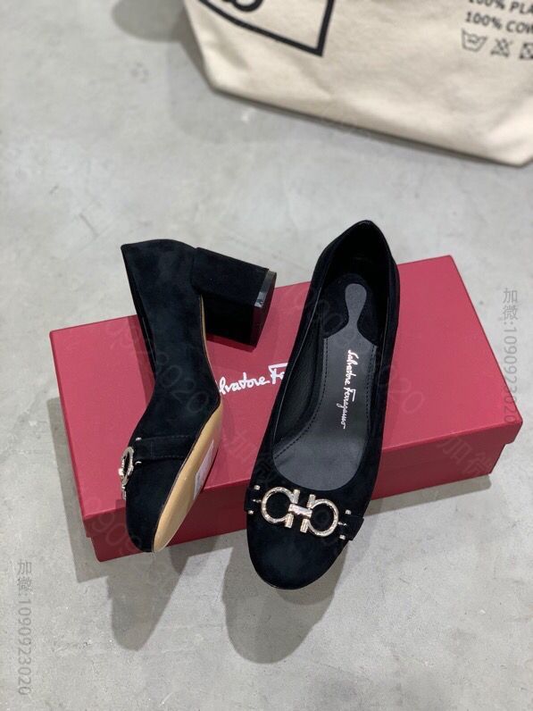 SF Ferragamo 菲拉格慕 新款圆头马蹄扣粗跟平底单鞋