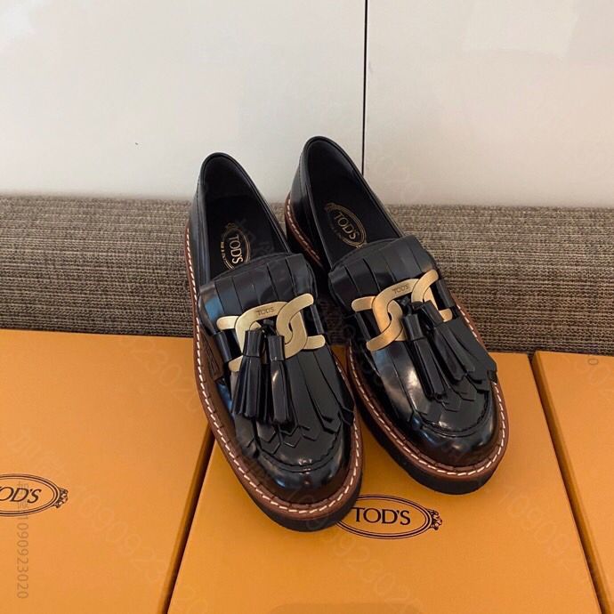 【TOD'S】新款双流苏厚底松糕乐福鞋