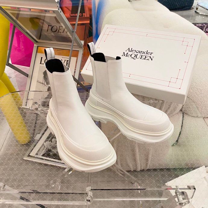 AlexandeMCQ 2023秋冬系列最新款切尔西靴