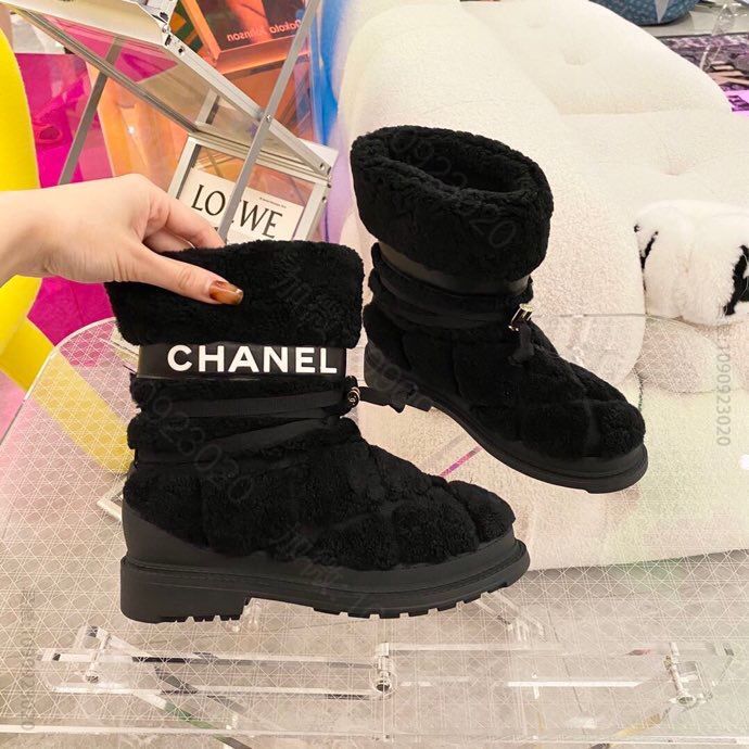 Chanel香奈儿 秋冬新款菱格纹真羊卷毛羊羔毛雪地靴