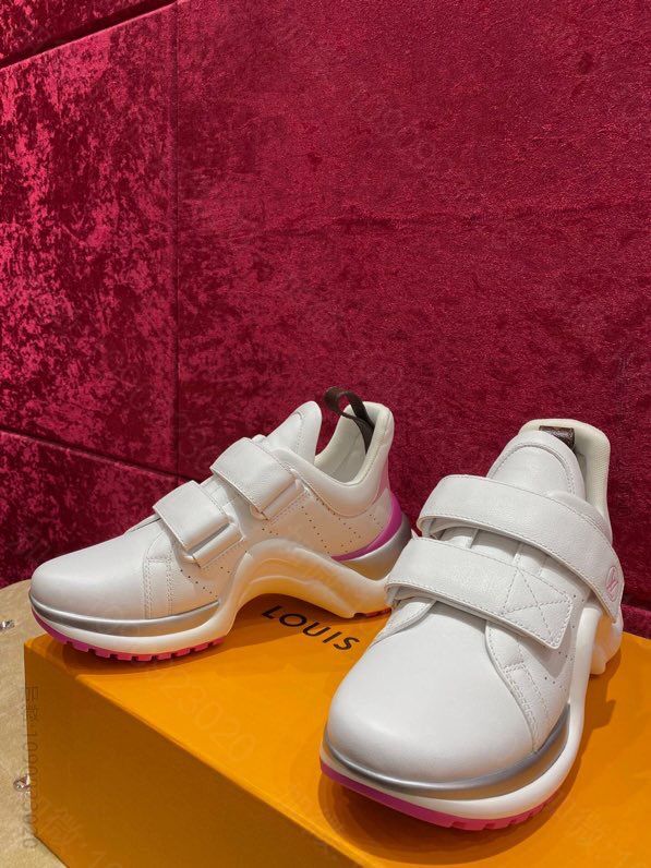 Loui Vuitton 驴家牌 路易威登20新款魔术贴老爹鞋