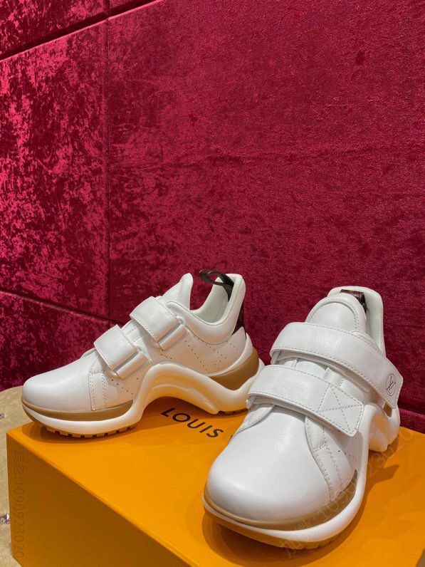 Loui Vuitton 驴家牌 路易威登20新款魔术贴老爹鞋