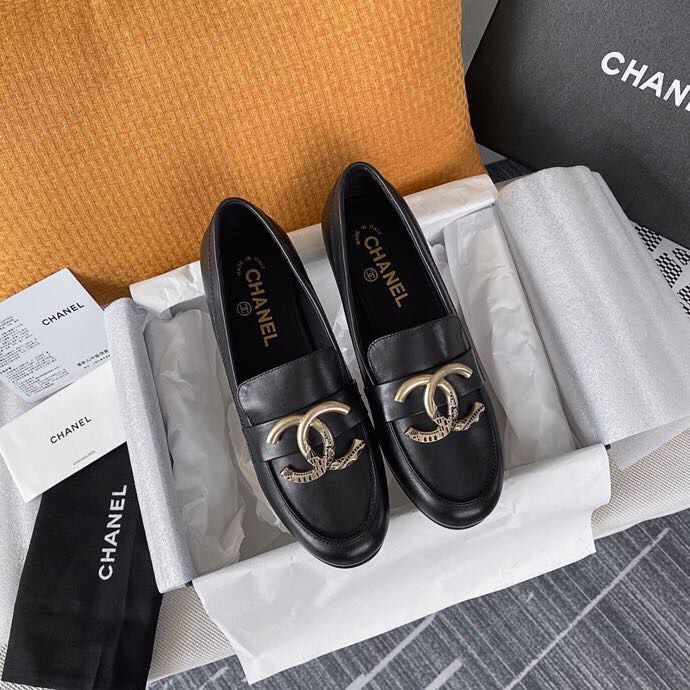 chanel香奈儿 2023 新款双C扣元素装饰乐福单鞋