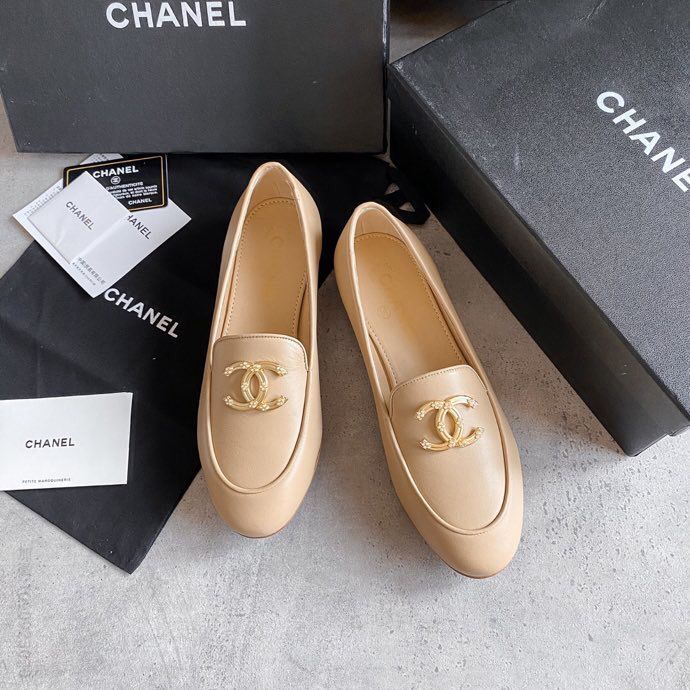 chanel香奈儿 2023 新款双C扣元素装饰乐福单鞋