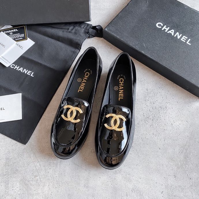 chanel香奈儿 2023 新款双C扣元素装饰乐福单鞋