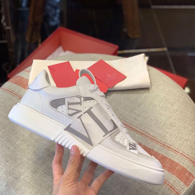 Valentino华奴天伦 VLTN logo绑带小牛皮绑带运动鞋